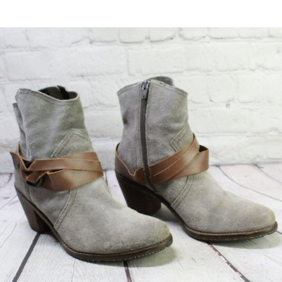 OTBT Bedford Gray Suede Side Zip Low Heel Ankle Boots Size 6.5 M - Picture 3 of 9